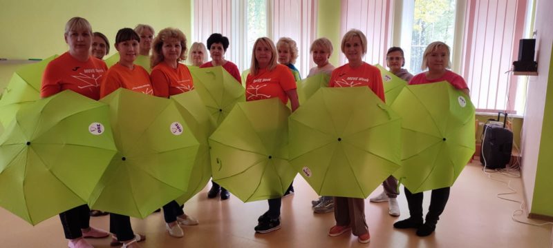 Latvijas Veselības sporta nedēļa 2023 MOVE WEEK – aktīvā pauze ar lietussargiem darba vietā.