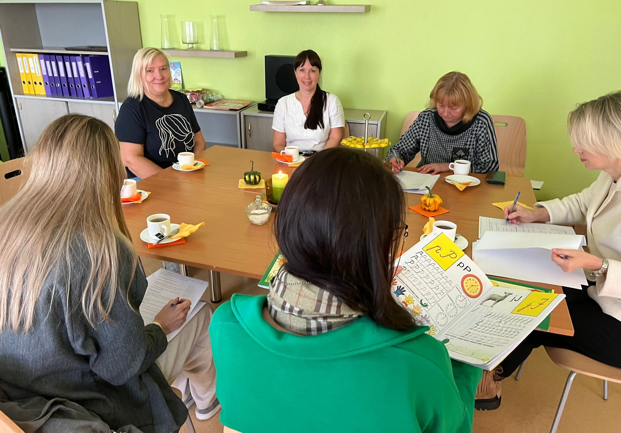 Pirmsskolas skolotājas un sākumskolas skolotāju sadarbība brīvdabas pedagoģijas jautājumos