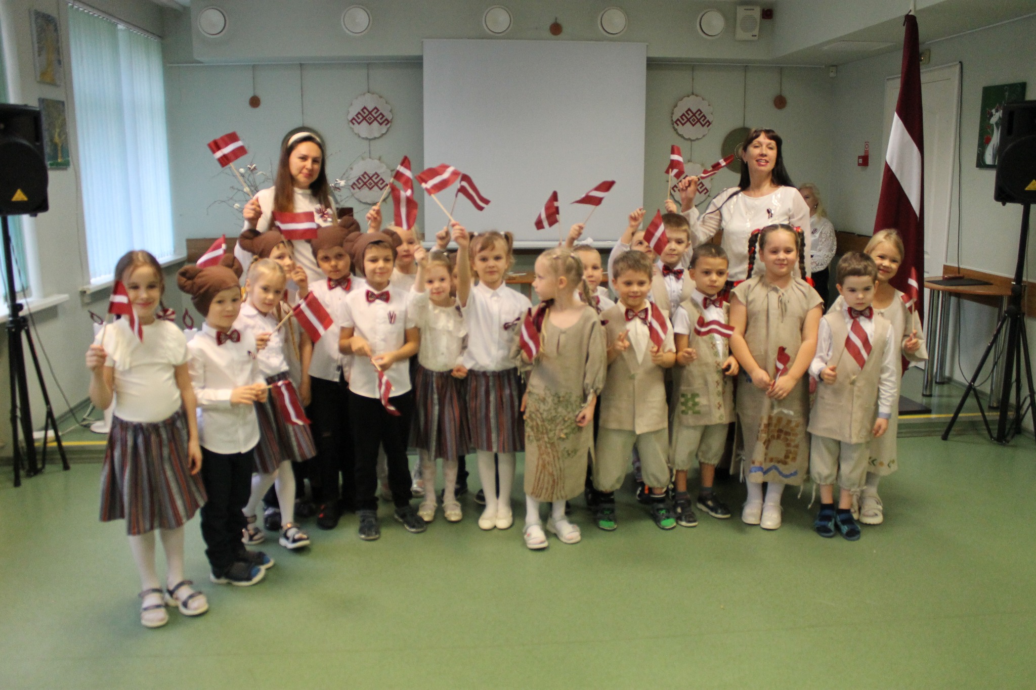 Sirsnīgs svētku brīdis Dienas centrā “Saskarsme”