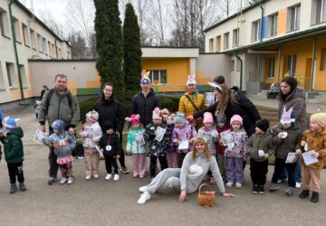 Lieldienu prieks un kustība – zaķu skrējiens ar ģimenēm