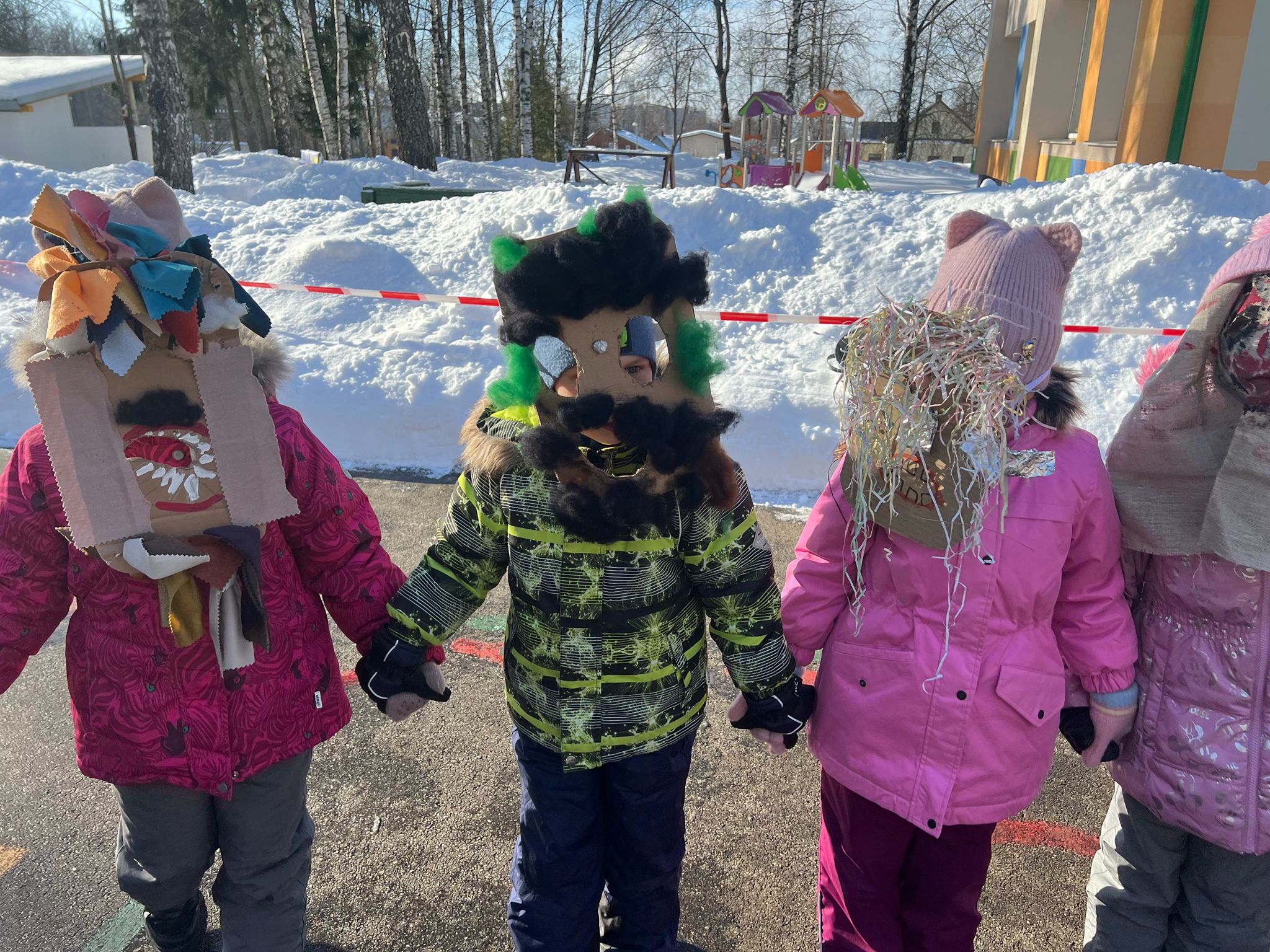 Meteņi nāk ar maskām un smiekliem
