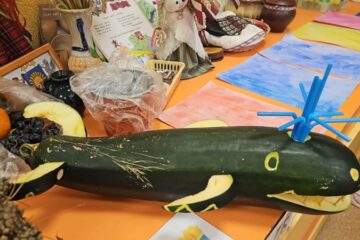 Bērnu un vecāku radošo darbu izstāde “Dārzeņu pārvertības” 20