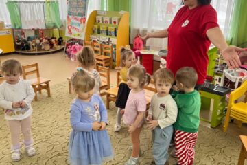 Atklātā nodarbība “Saģērbsim lelli pastaigai”, 2.grupa “Ezītis” 42