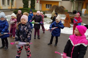 Latvijas Veselības nedēļa 2021. Vingrinājumi ar lietussargiem 8