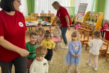 Atklātā nodarbība “Saģērbsim lelli pastaigai”, 2.grupa “Ezītis” 16