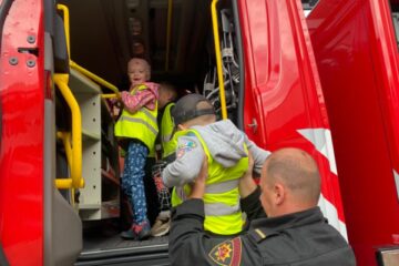 Mazie ugunsdzēsēji 77