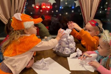 Svētku svinēšana Ziemassvētku tramvajā 3