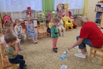 Atklātā nodarbība “Saģērbsim lelli pastaigai”, 2.grupa “Ezītis” 6