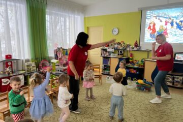 Atklātā nodarbība “Saģērbsim lelli pastaigai”, 2.grupa “Ezītis” 36