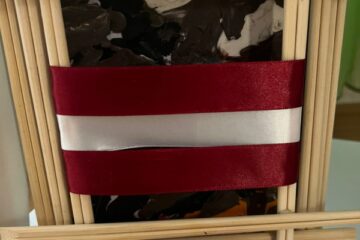 Bērnu un vecāku radošo darbu izstāde “Latvija, mēs tevi mīlam!” 11