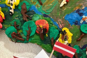 Bērnu un vecāku radošo darbu izstāde “Latvija, mēs tevi mīlam!” 22