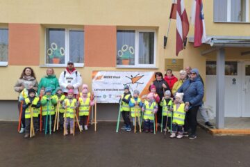 Latvijas Vesleības sporta nedēļa 2025. Nūjošana kopā ar vecākiem. 8