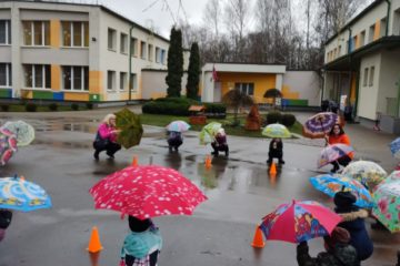 Latvijas Veselības nedēļa 2021. Vingrinājumi ar lietussargiem 13