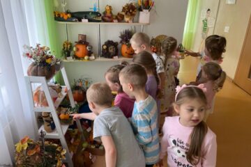 Bērnu un vecāku radošo darbu izstāde “Dārzeņu pārvertības” 28