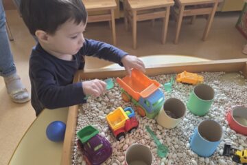 Atklātā nodarbība 4.grupa “Cālītis”, “Krāsainās bumbas un klauna ciemošanās” 44