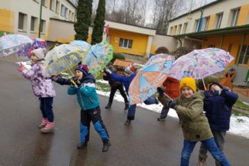 Latvijas Veselības nedēļa 2021. Vingrinājumi ar lietussargiem 7