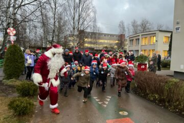 Ziemassvētku skrējiens ar vecākiem 2025 2