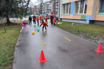 Latvijas Veselības nedēļa 2021. Vingrinājumi ar lietussargiem 21