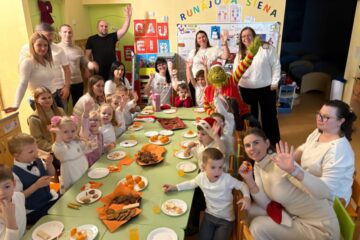 Baltais vakars ar Grinču 16