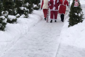 Pa sniegu Ziemassvētku vecītis nāk 19