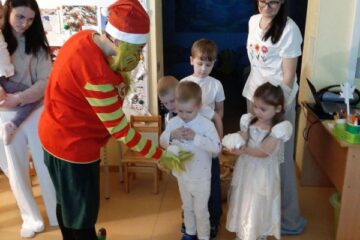 Baltais vakars ar Grinču 4