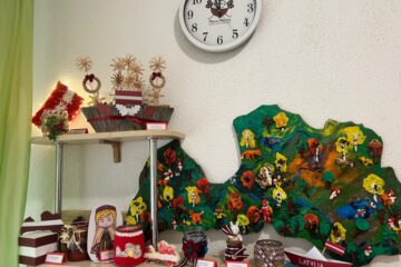 Bērnu un vecāku radošo darbu izstāde “Latvija, mēs tevi mīlam!” 28