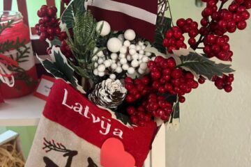 Bērnu un vecāku radošo darbu izstāde “Latvija, mēs tevi mīlam!” 21