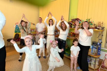 Baltais vakars ar Grinču 7