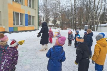 Integrētā rotaļnodarbība “Meteņdienas stafetes un rotaļas”, 8.grupa “Lāčuks” 15