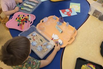 Atklātā nodarbība “Saģērbsim lelli pastaigai”, 2.grupa “Ezītis” 13