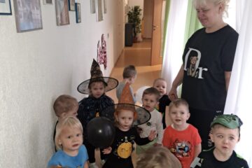 “Mazie spociņi un ķirbīši” 80