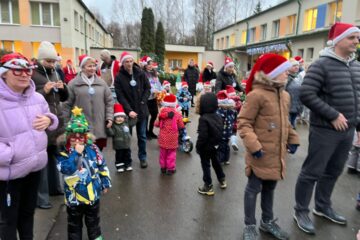 Ziemassvētku skrējiens ar vecākiem 2025 25