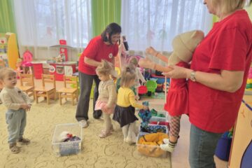 Atklātā nodarbība “Saģērbsim lelli pastaigai”, 2.grupa “Ezītis” 18