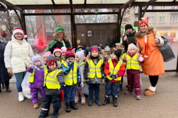 Svētku svinēšana Ziemassvētku tramvajā 20