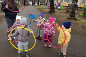 Āra sporta aktivitātes mazuļiem. 2.grupa “Ezītis” 54